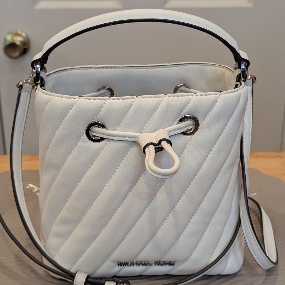 Michael Kors Suri Small Quilted Crossbody Bag EUC